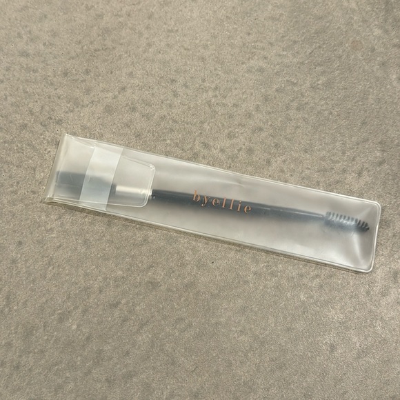 byellie Other - NWOT BYELLIE EYEBROW BRUSH
